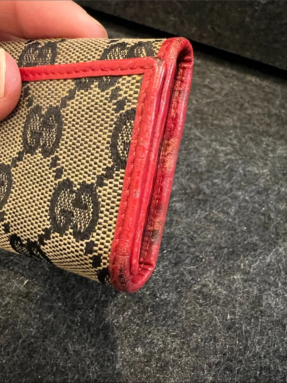 Gucci Beige Monogram Canvas Key Case with Red Trim Authentic